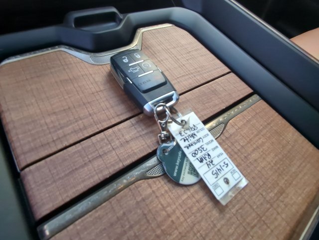 Gallery image 24 for 2024 Chevrolet Silverado 2500